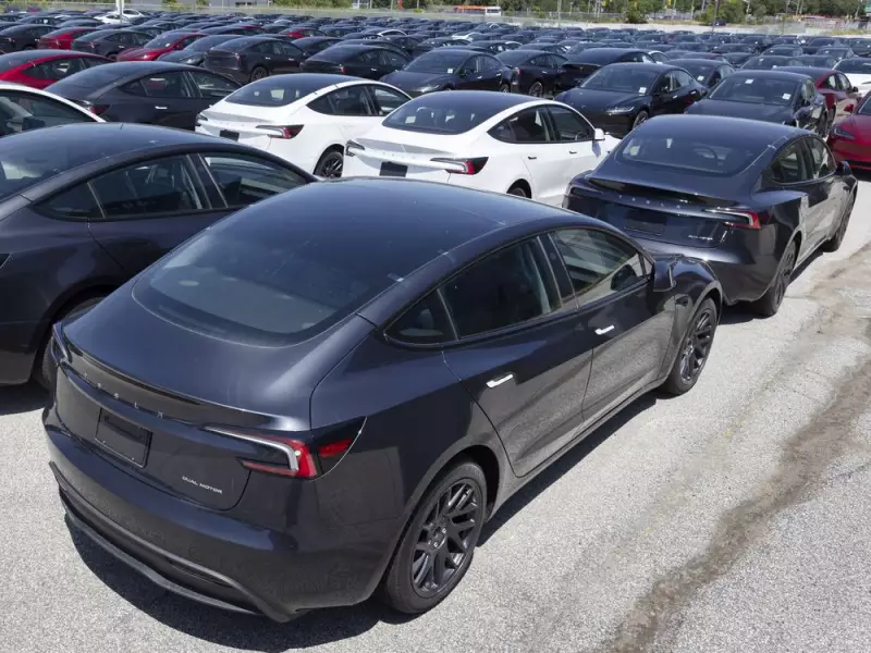 Canada's Auto Factory Sales Plunge to 3-Year Low Amid Chip Crisis, Trade War