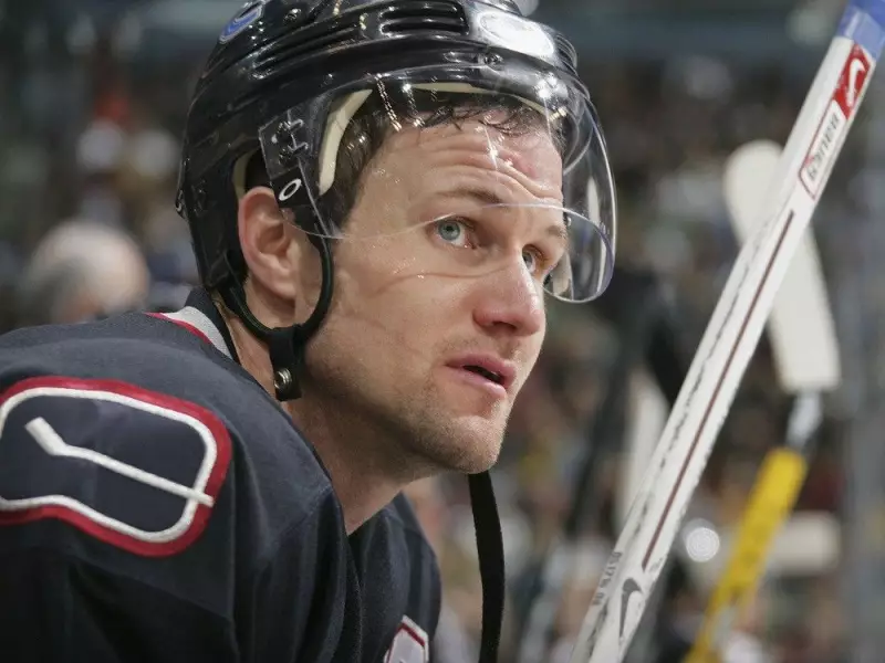 Canucks' 1998-99 Rebuild: Lessons from Naslund, Strudwick, and Hirsch for Today's Team