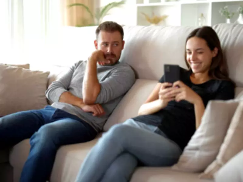 Dear Abby: Husband Questions Wife's Secret Visits to Ex-Husband Amid Double Standards