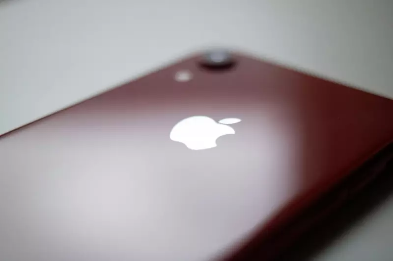 Guelph Police warn public after man buys $800 in counterfeit Apple products