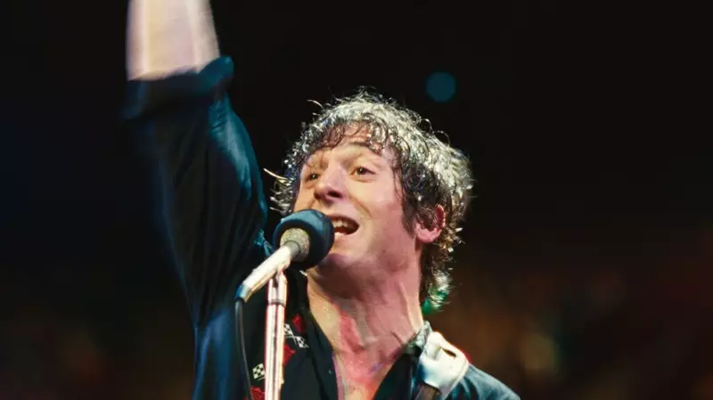 Jeremy Allen White Portrays Bruce Springsteen in Intimate Biopic 'Deliver Me From Nowhere'
