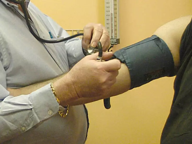 Montreal Clinics Stay Open After Bill 2 Delay, But Uncertainty Looms for 2024