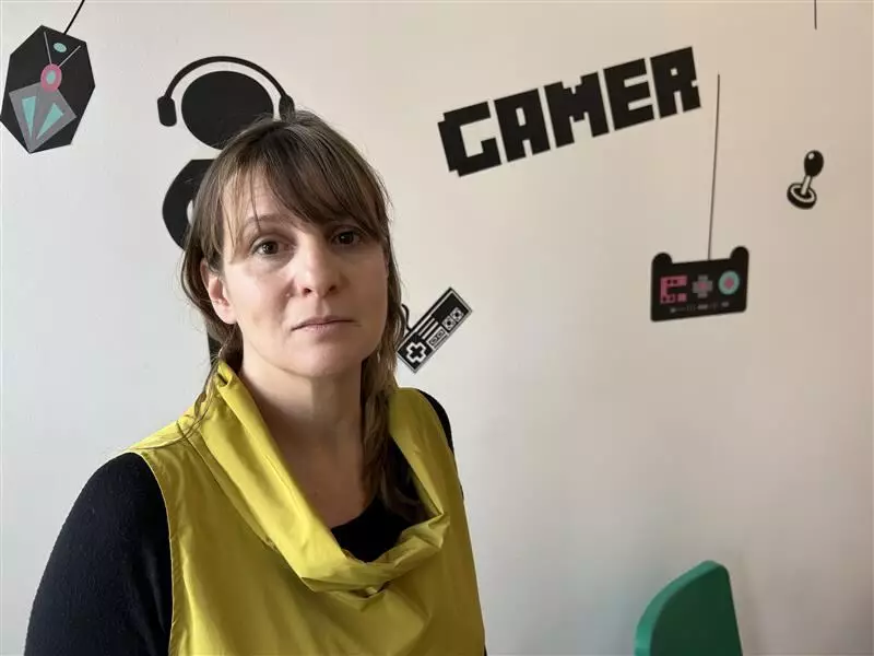 Montreal Hospital Pioneers Video Game Therapy to Combat Youth Suicide