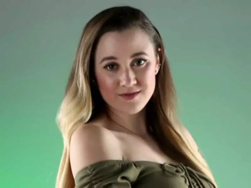 Sunshine Girl Danielle, 18, Brings Joy to Toronto Sun Readers