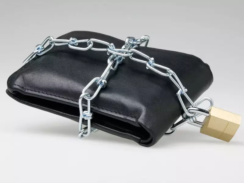 Two-Thirds of Canadians Plan Spending Cuts in 2026 as Economic Pessimism Grows