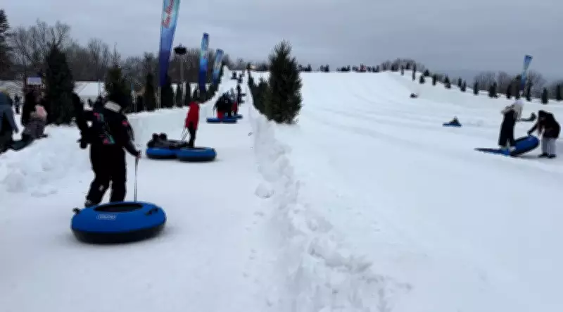 Winterlude's First Weekend Sees Families and Tourists Embracing the True Canadian Winter