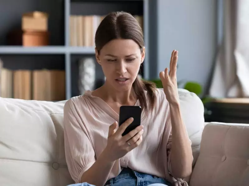 Women's Digital Dating Labour: The Exhausting Reality of Online Communication