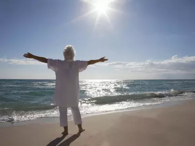 Canadian Snowbirds Retreat: Florida Home Sales Plummet Amid Political Tensions