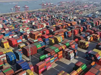 China's 2025 Trade Surplus Hits Record $1.2 Trillion, Defying Tariffs