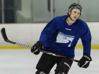 Coquitlam Teen Ben Kindel Draws Huge Fan Support as Penguins Face Canucks