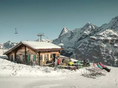 Exploring Mürren: Switzerland's Historic Ski Village with Legendary Slopes