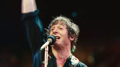Jeremy Allen White Portrays Bruce Springsteen in Intimate Biopic 'Deliver Me From Nowhere'