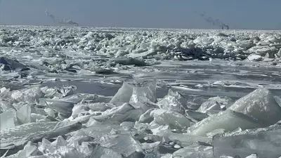 Lake Erie Ice Surges Amid Bitter Cold and Unusually Low Water Levels in Windsor-Essex