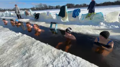Over 200 Ottawans Brave Frigid Waters in Annual New Year's Day Polar Bear Dip