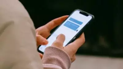 Tech Expert Reveals: Household Items Can Clean Devices, Questions UV Kits