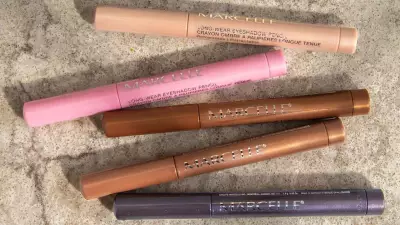 Top Eyeshadow Sticks in Canada for 2026: Expert Picks & Where to Buy