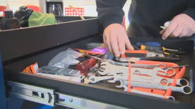 Winnipeg Repair Café Launches to Fix Broken Items for Free