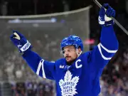 Auston Matthews' Surge Fuels Maple Leafs' Playoff Push as Record Nears