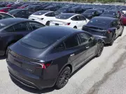 Canada's Auto Factory Sales Plunge to 3-Year Low Amid Chip Crisis, Trade War