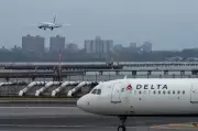 Delta Air Lines Forecasts Strong Earnings, Orders Boeing 787s on Premium Travel Boom