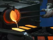 Gold Surges Past $5,000 Mark as Global Turmoil Sparks Investor Frenzy