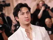 Heated Rivalry Stars Hudson Williams & Connor Storrie Steal Spotlight at 2026 Golden Globes