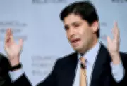 Kevin Warsh's Fed Challenge: Balancing Independence Amid Political Pressure