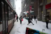 Major Snowfall Disrupts Toronto Transit and Transportation, Causing Commuter Chaos