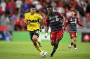 Toronto FC Secures Veteran Winger Derrick Etienne Jr. with New Contract