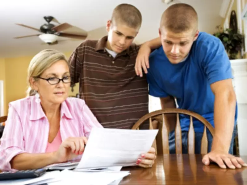 Balancing Family Time and Finances: A Guide for Canadian Households