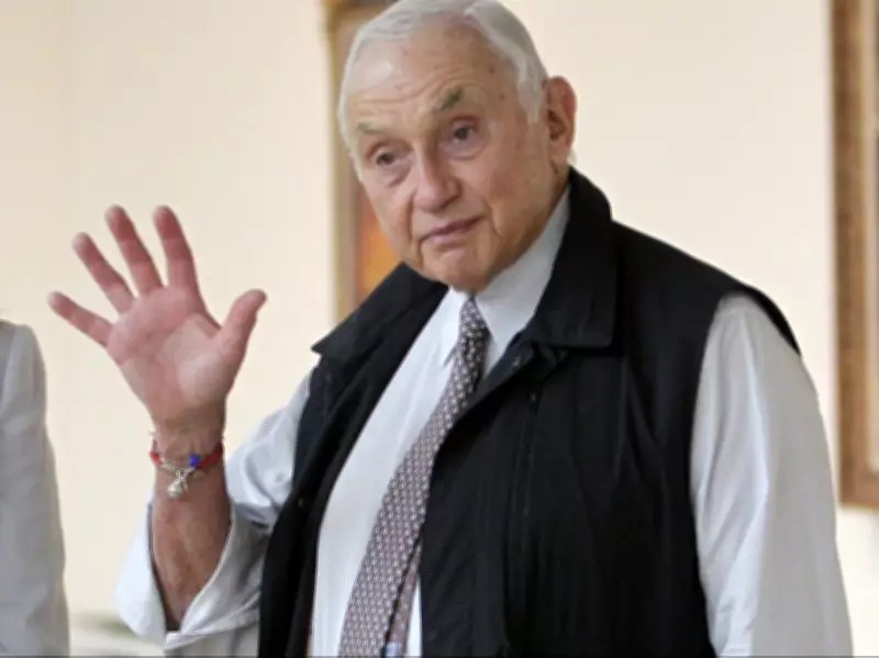 Billionaire Les Wexner Claims He Was Duped by Jeffrey Epstein in Congressional Testimony