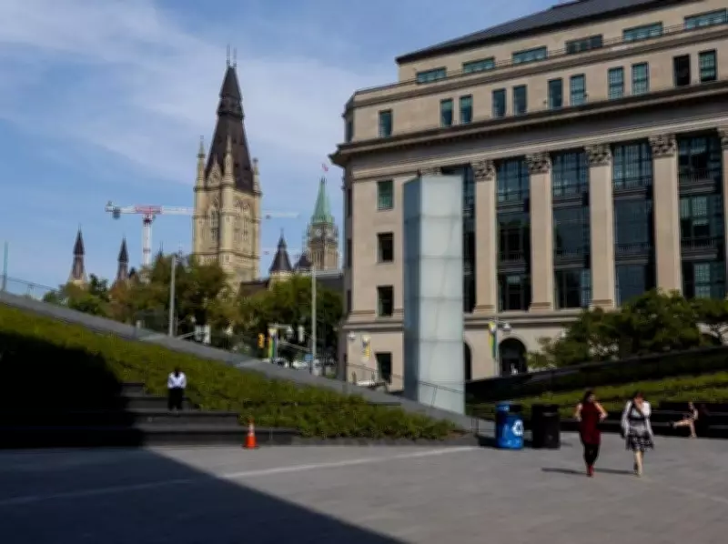 Canada's Economy on 'Life Support' as Experts Warn of Looming Recession