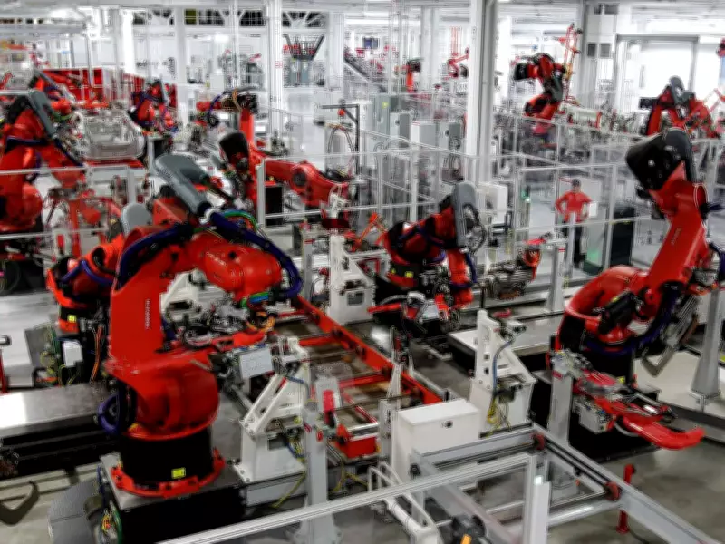 Canada's Manufacturing Sector in Prolonged Recession: A 32-Month Downturn Explained