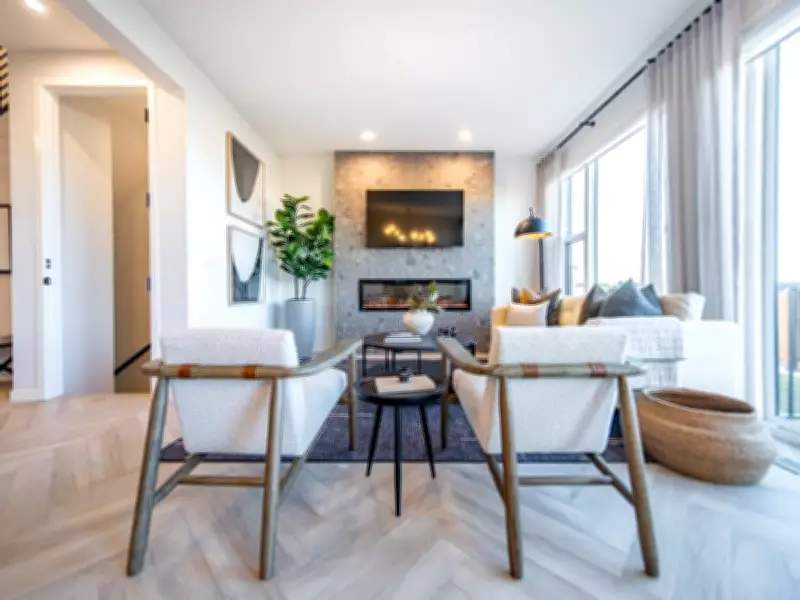 Cedarglen Homes' Elbow Model Offers Spacious Solution for Large Families