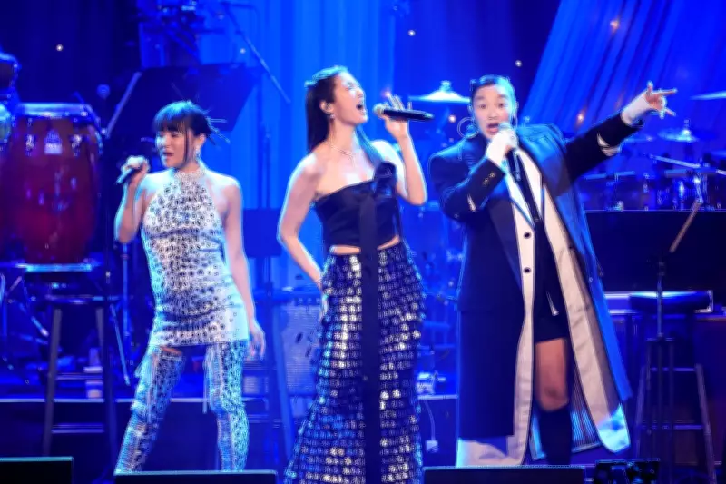 Clive Davis Pre-Grammy Gala Illuminates Beverly Hills with Art Garfunkel, Clipse Performances