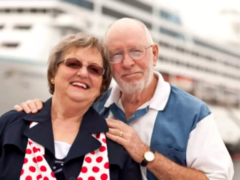 Dear Abby: Man Chooses Ex-Wife Over Girlfriend for Family Cruise Trip
