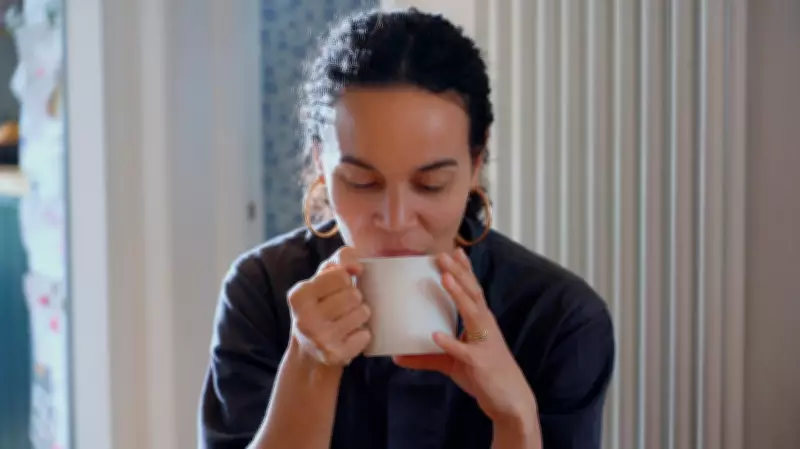 Doctors Debunk Hot Water Health Claims: No Magic Bullet for Digestion or Weight Loss