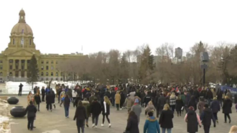 Edmontonians Embrace Unseasonable Warmth During Winter Walk Day 2026
