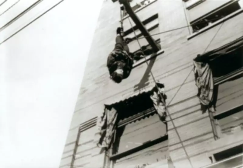 Harry Houdini's Death-Defying Vancouver Escape: A 1923 Spectacle