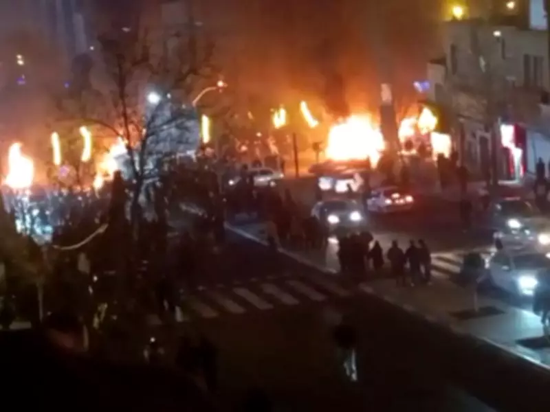 Iranians Defy Regime at Memorials for Slain Protesters, Chant Against Supreme Leader