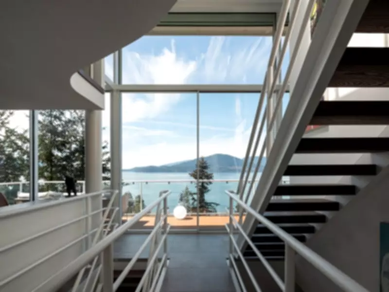 Lions Bay Modernist Home Restored to Original Architectural Glory
