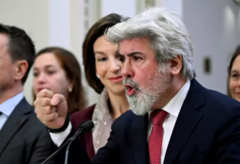 Retired Judge Finds 'Brownies' Text Messages Inconclusive in Quebec Liberal Party Crisis