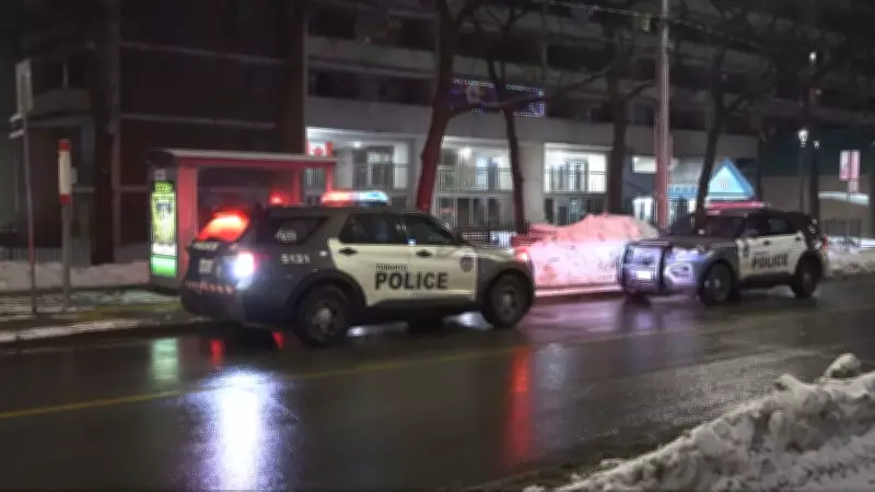 Toronto Police Investigate Late-Night Stabbing, 26-Year-Old Suffers Minor Injuries
