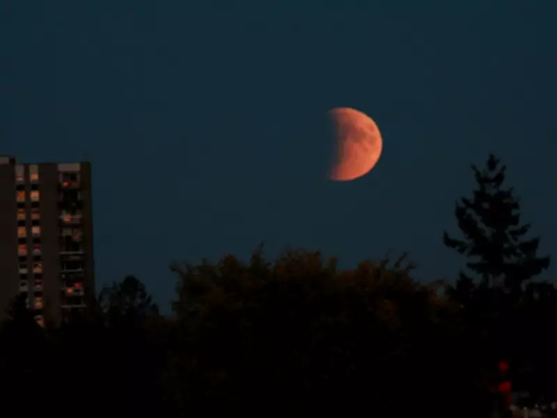Total Lunar Eclipse to Illuminate Calgary Skies Early Tuesday Morning