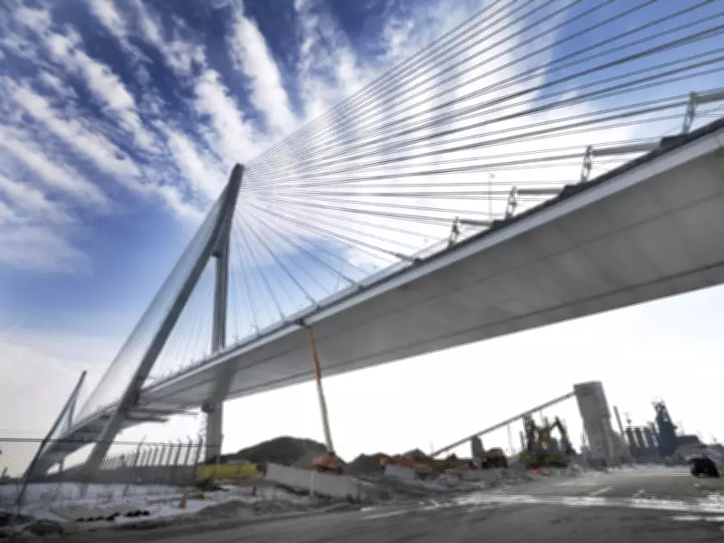 Trump's Gordie Howe Bridge Threat Echoes Pattern of Contractor Disputes