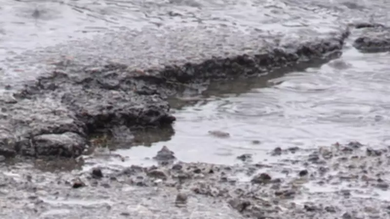 Windsor Warns of Early Pothole Season Due to Mild Winter Temperatures