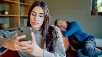 Monkey Branching: The Narcissist's Destabilizing Relationship Pattern Explained