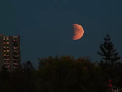 Total Lunar Eclipse to Illuminate Calgary Skies Early Tuesday Morning