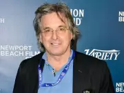 Actor Robert Carradine, Known for 'Lizzie McGuire' and 'Revenge of the Nerds,' Dies at 71