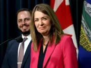 Alberta Premier Smith Announces Classroom Funding, Teachers Remain Dissatisfied